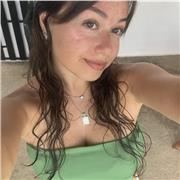 Profesora de inglés deseando ayudar en lo que pueda a niños.